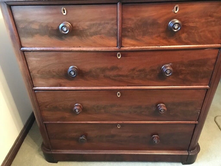 Antique Wooden Chest of Drawers