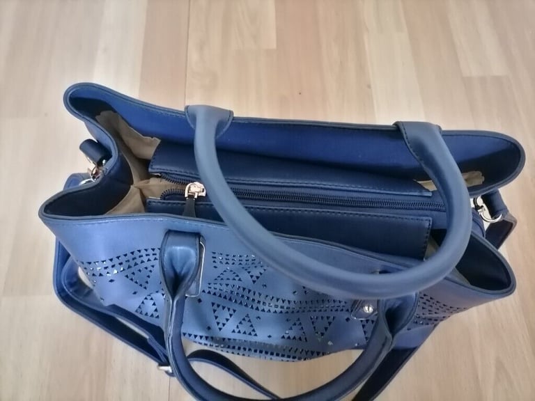 PAULA ROSSI Designer Adjustable Shoulder Leather Handbag. Nr Mint Cond . 