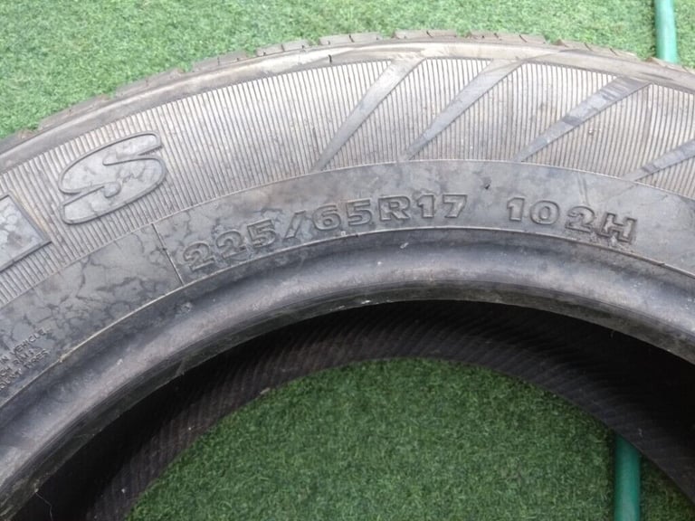 Hankook 225 65 17 Tyre New Condition in West London Area