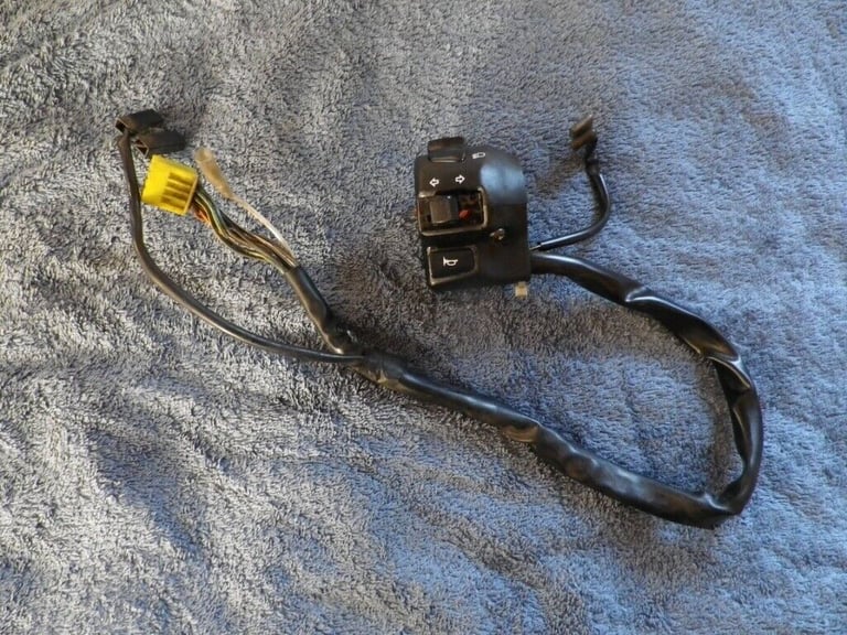 image for Suzuki SV1000 06 Left Hand Switch Gear 