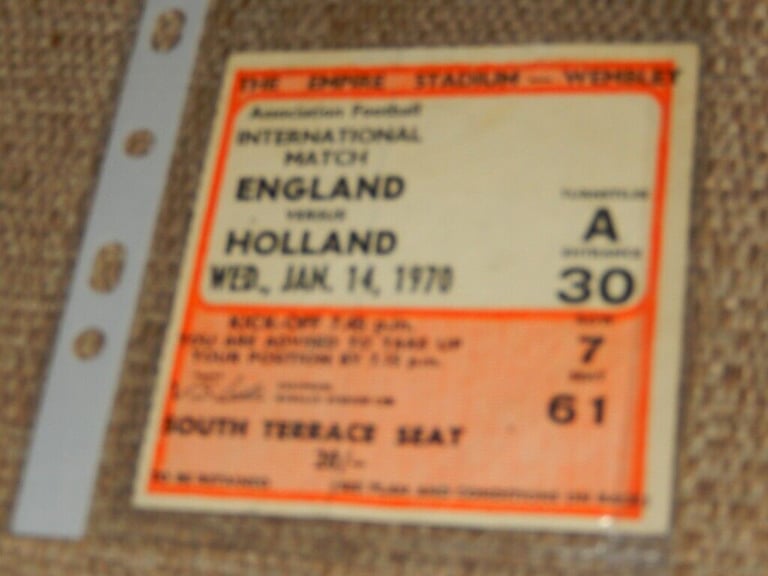 ENGLAND V HOLLAND 1970 PROGRAMME WITH TICKET FREE P&P