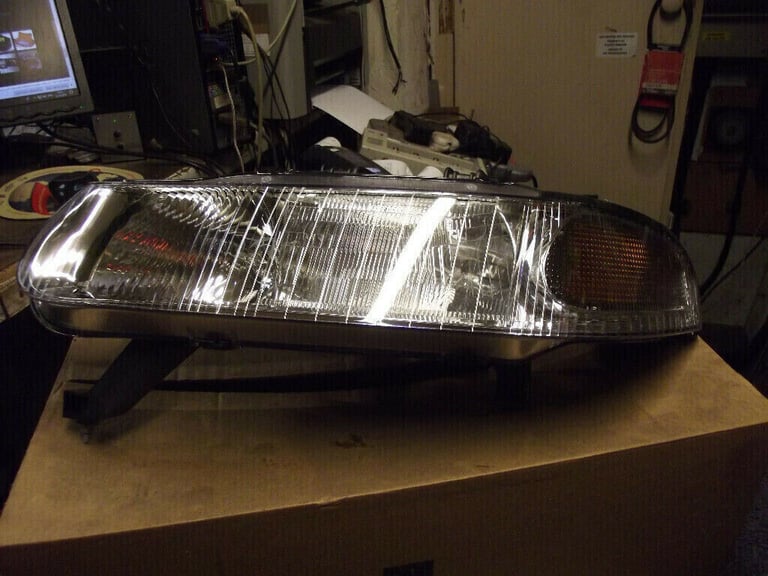 NEW ROVER 400 HEADLAMP 1995 - 1997 PASSINGER SIDE GENUINE BOXED XBC103550