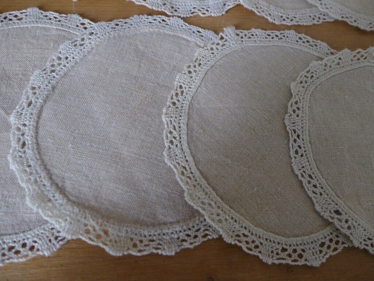 12 Vintage Matching, Crocheted, Lace-Edged, Linen Doilies/Table/Place/Dressing-Table Mats. Two sizes