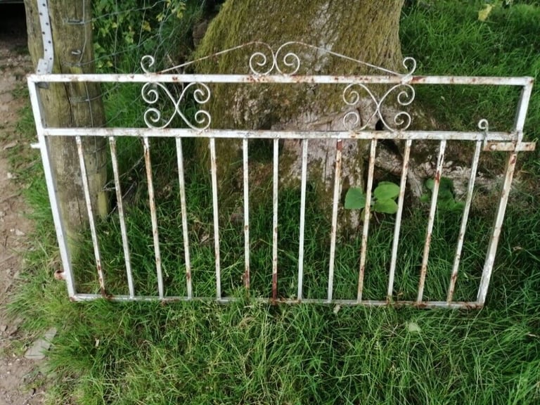 9ft DRIVEWAY GATES