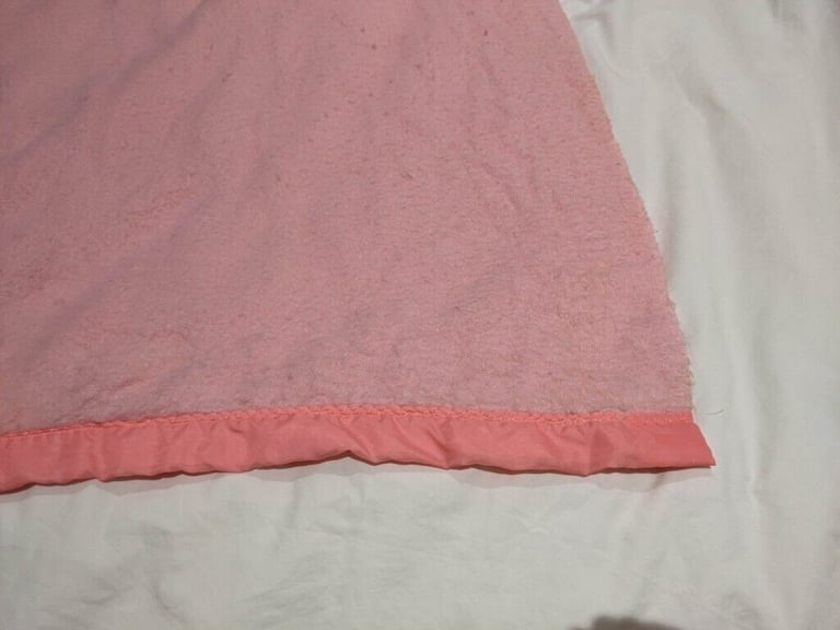 VINTAGE PINK BLANKET THROW SINGLE SIZE 150cm W x 195cm L