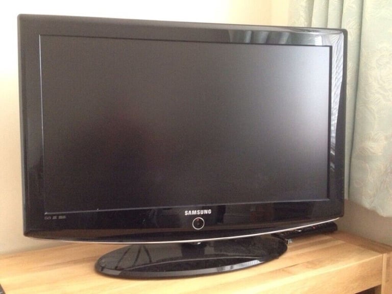 image for Panasonic 32 TV with Freeview hdmi 