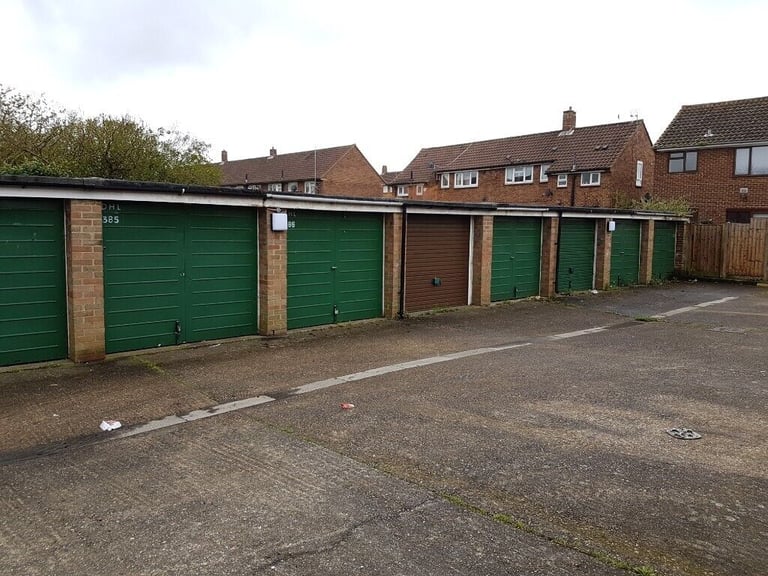 Garage/Parking/Storage: Heron Court, Hadrian Way, Stanwell TW19 7DJ - GATED SITE