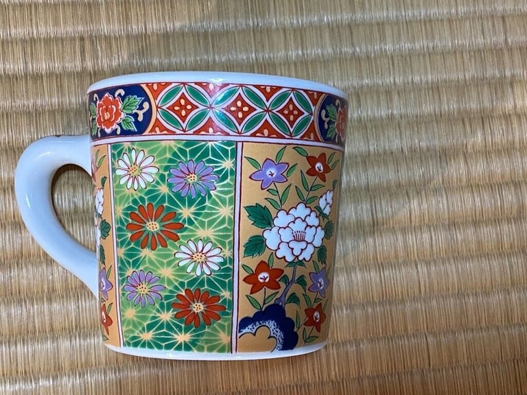 Japanese Ko-Imari Style Porcelain Mug, Traditional Floral Design, Perfect for Tea/Coffee or Display