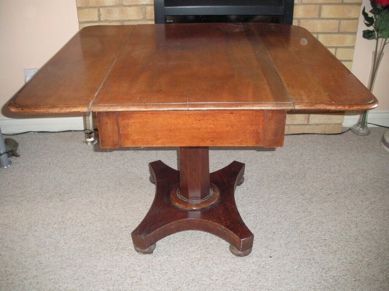 VICTORIAN MAHOGANY TABLE, £110  MAIDSTONE