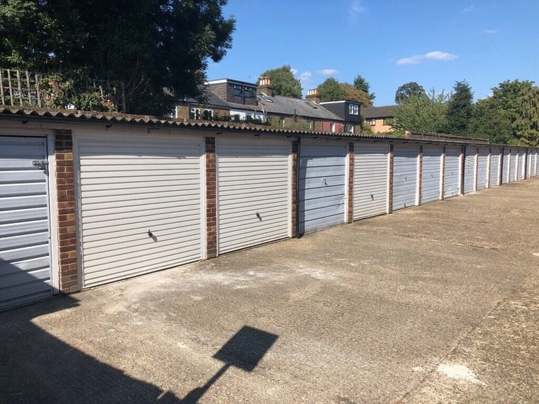 Garage to Let