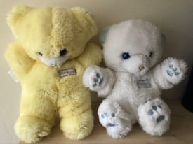 2 x teddy bears