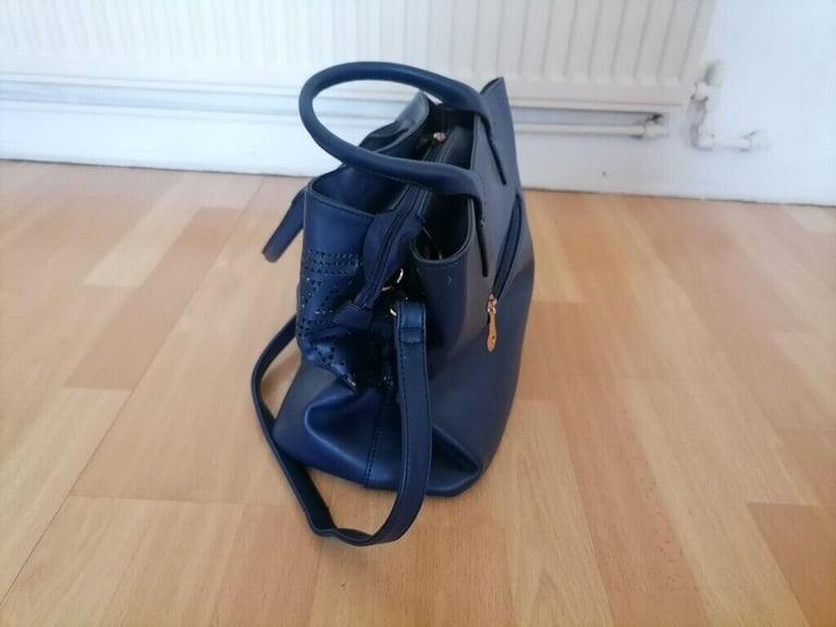 PAULA ROSSI Designer Adjustable Shoulder Leather Handbag. Nr Mint Cond . 