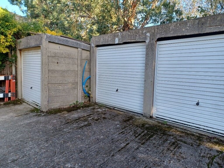 TO LET LOCK UP GARAGE IN STREATHAM LONDON SW16 5PQ