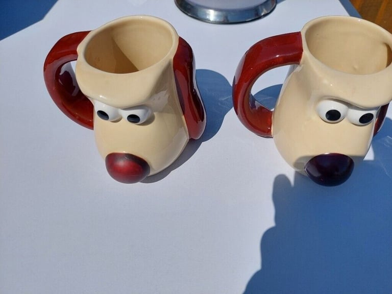 image for Two collectable wallace and gromit mugs 