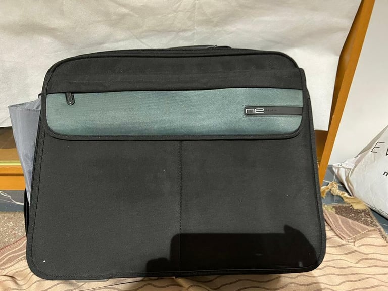 Ne Belkin Laptop Bag Case With Shoulder Strap