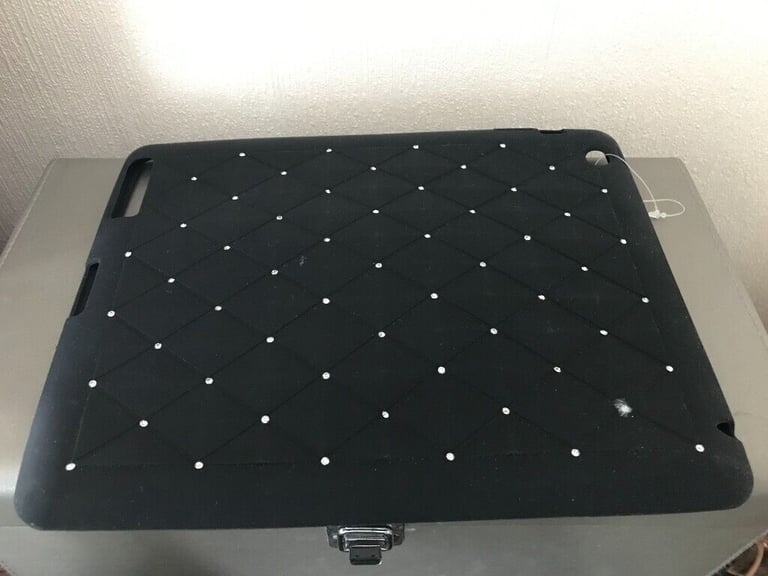 STUNNING RUBBER IPAD CASE WITH GEMS