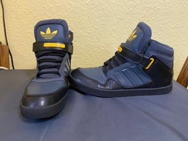 Mens Adidas Hardcourt High Top Trainers (Size 13)