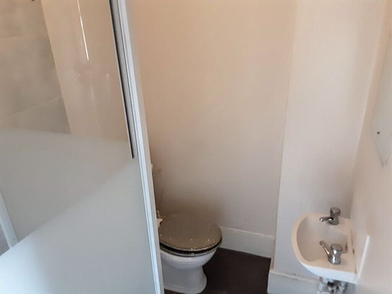 SELF-CONTAINED STUDIO FLAT AVAILABLE IN HACKNEY, E5 9DH
