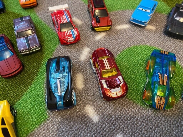 Toy car bundle hot wheels cars with toy Matt and car carry csse