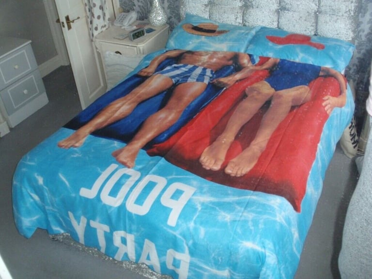 Pool Party Funny Double Duvet Set with 2 Pillow Cases