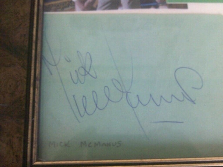 2 SIGNED WRESTLING STARS CARDS   WITH PROGRAMME    FRAMED
