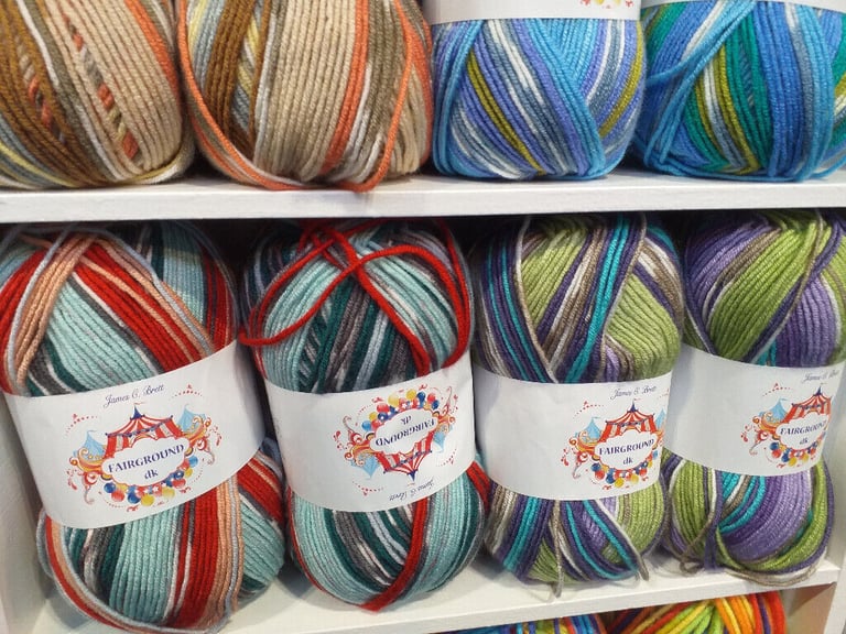 JAMES BRETT FAIRGROUND BABY DOUBLE KNITTING WOOL YARN 5X100G RANDOM PRINT DYE G6