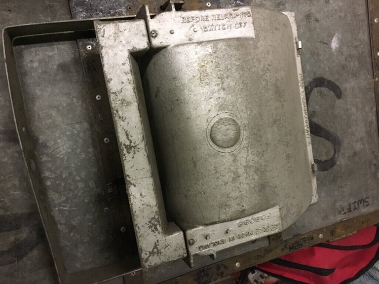 1000 watt external floodlight and fixing bracket