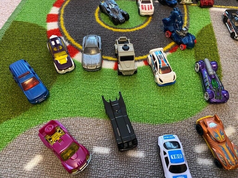 Toy car bundle hot wheels cars with toy Matt and car carry csse