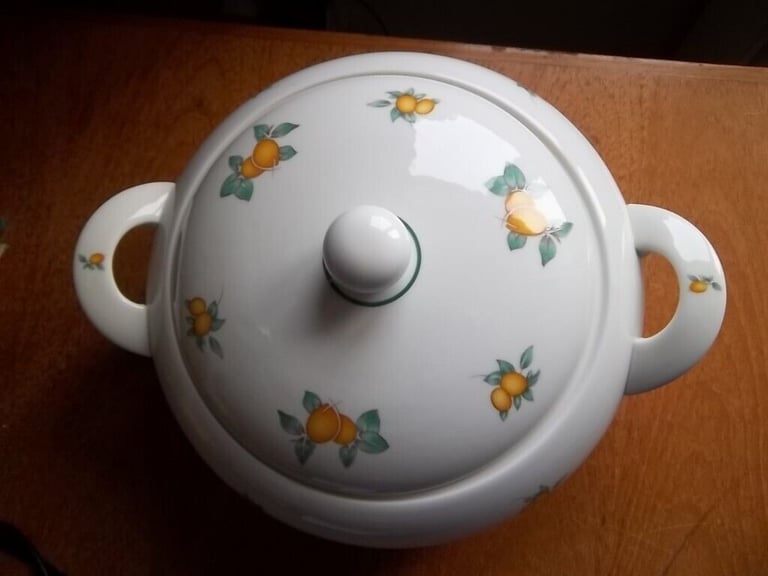 Royal Doulton - Apricots - T.C.1238 - Vegetable Tureen with Lid
