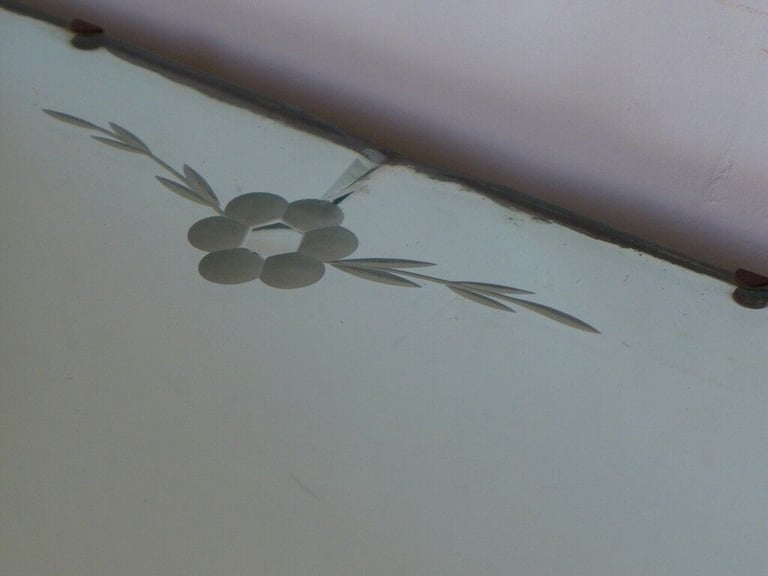 VINTAGE ART DECO MIRROR WITH ETCHED DESIGN ON GLASS
