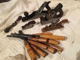 WANTED old carpenters tools , planes , chisels etc 
