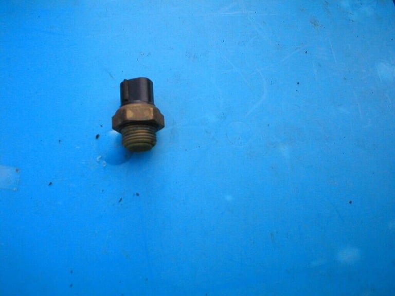 image for SUZUKI GSXR600 GSXR 600 GSXR 750 SRAD SV650 RADIATOR FAN SWITCH