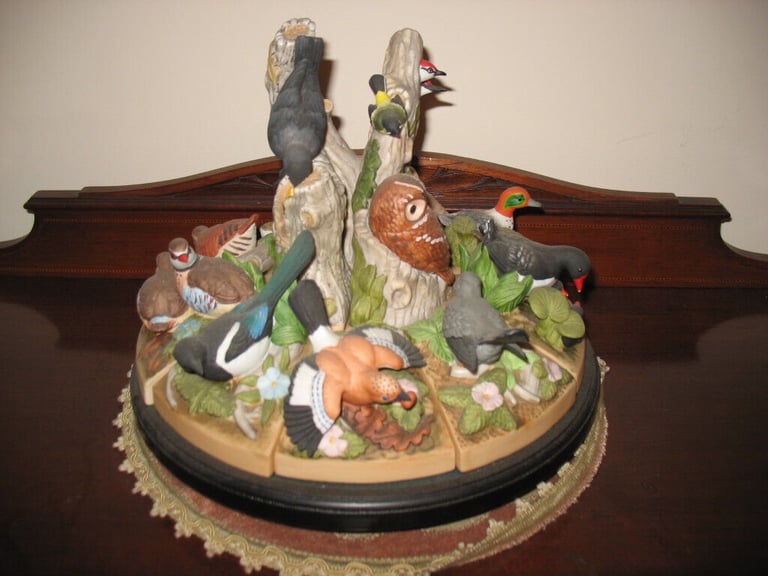 Birds of the Forest: 12 hand-painted porcelain sculptures wooden turntable, Bob Hersey, Danbury Mint