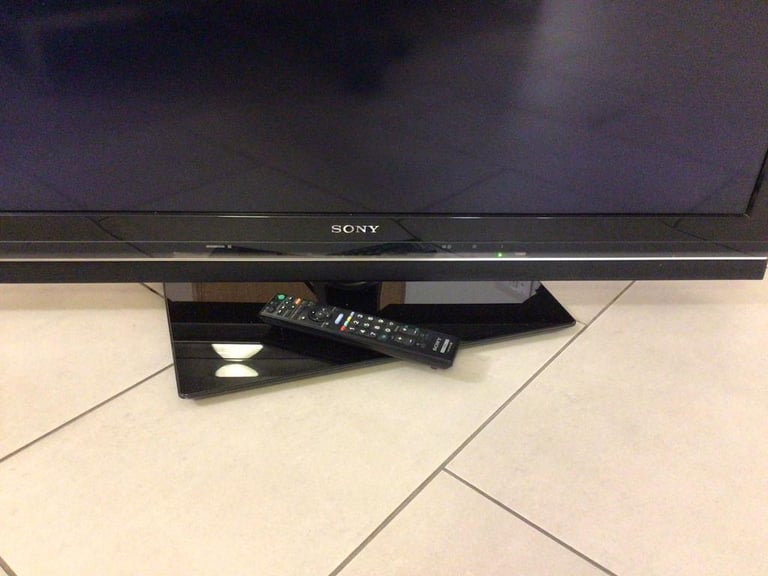 SONY Bravia 40” Flatscreen TV