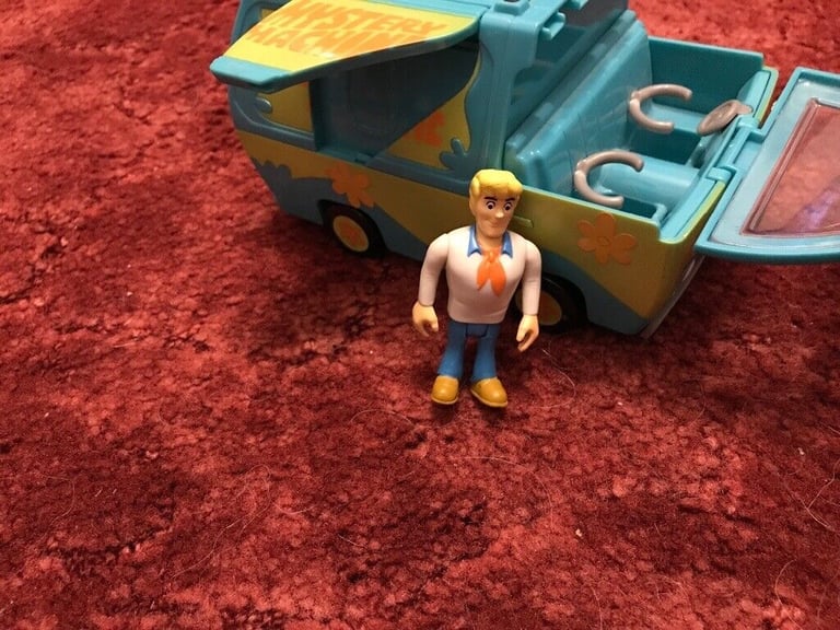 Scooby Doo Mystery Machine van