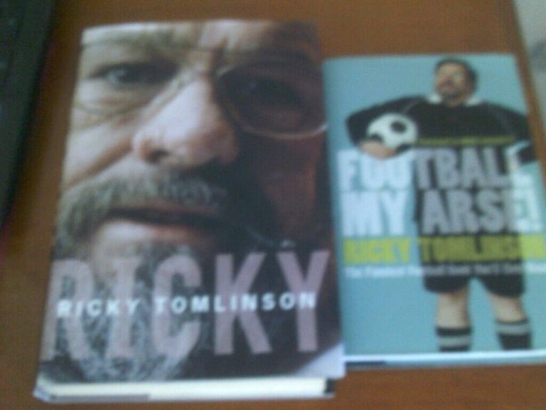 2 RICKY TOMLINSON SIGNED BOOKS H/B 