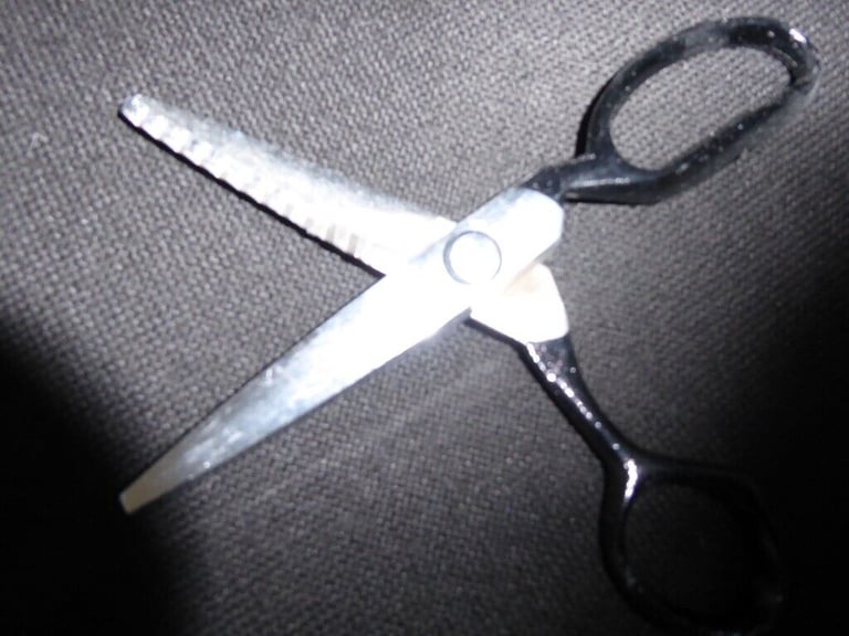 image for DRESS MAKING SCISSORS PINKING 7 INCH 