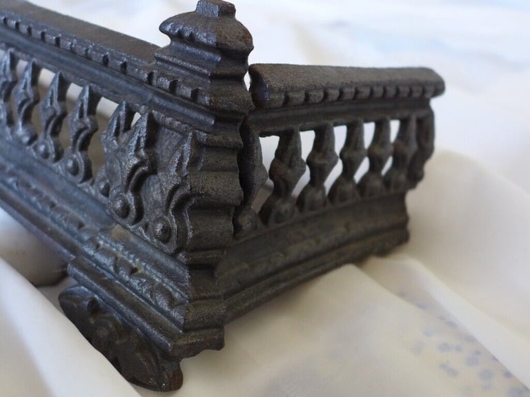 Antique Vintage Victorian Cast-Iron Fireplace Fender Fire Surround Kerb.