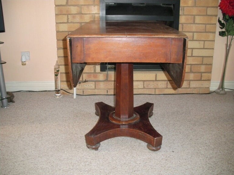 VICTORIAN MAHOGANY TABLE, £110  MAIDSTONE