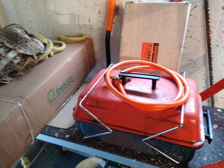 Camping Gas Barbecue + Heating Rack