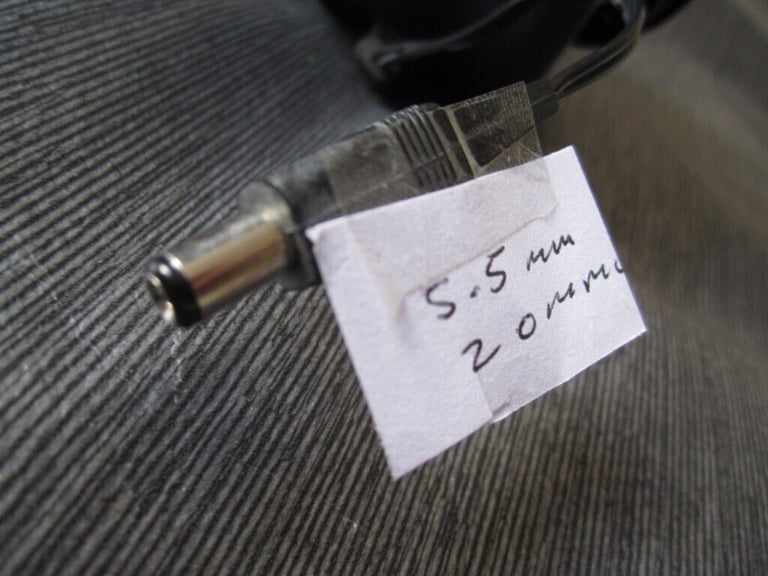 OEM AC ADAPTOR AD-101A2D Input 230V - 50Hz 140mA  Output 10V-1.2A