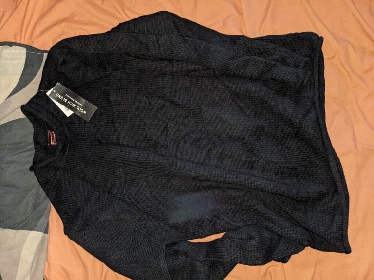 BNIB Burton menswear machine washable wool rich blend jumper