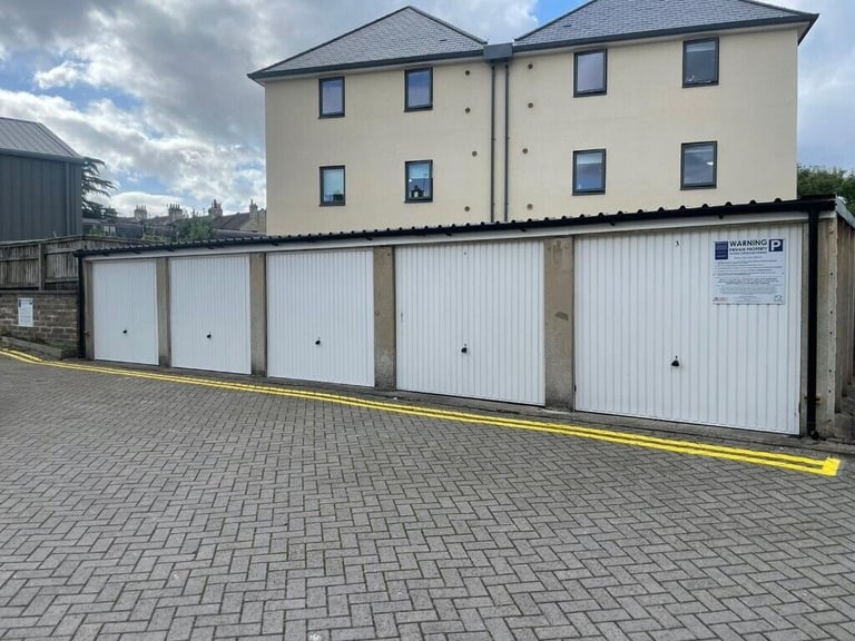 image for Garages to rent: Albert Terrace, Burnham Road, Bath, BA2 3RZ - NEW ROOFS & DOORS, 