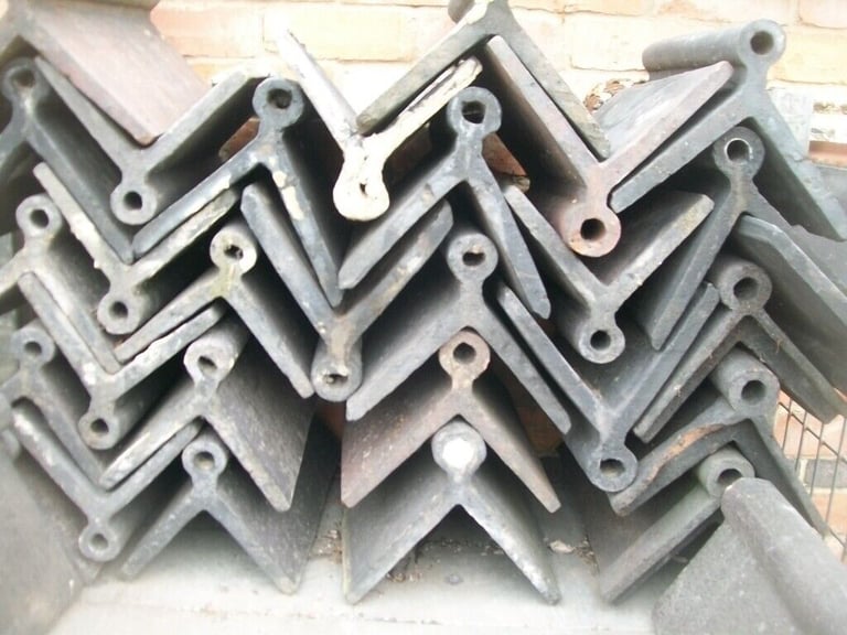 RIDGE TILES ROOF RIDGE RECLAIMED ROOF RIDGES LOTS OFF VARIOUS TYPES 