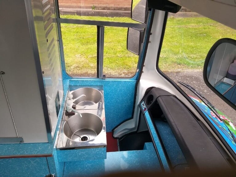 1987, BEDFORD CF2 SOFT ICE CREAM VAN  2300 cc