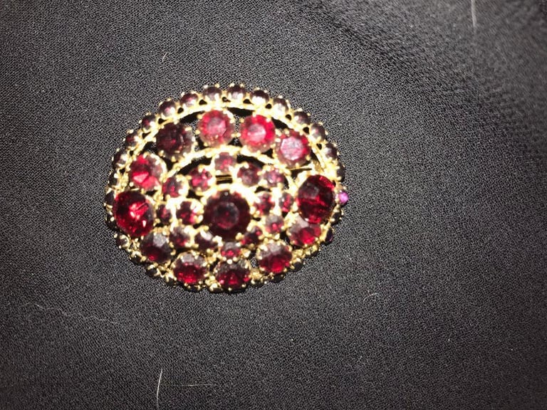 Broach ladies 