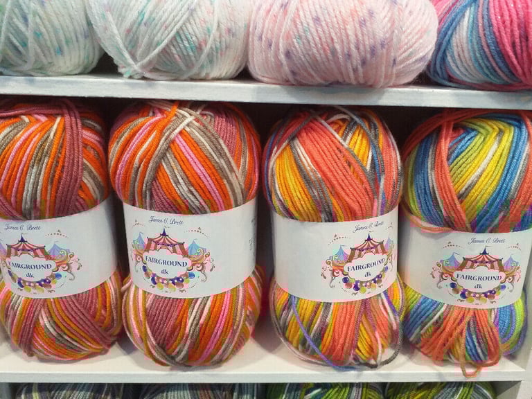 JAMES BRETT FAIRGROUND BABY DOUBLE KNITTING WOOL YARN 5X100G RANDOM PRINT DYE G6