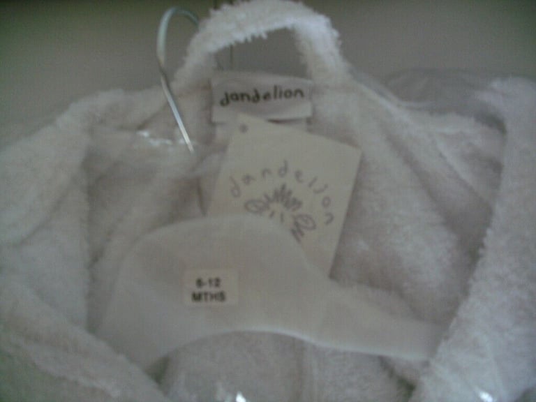 BNWT Dandelion Brand Towelling Robe age 6/12 months