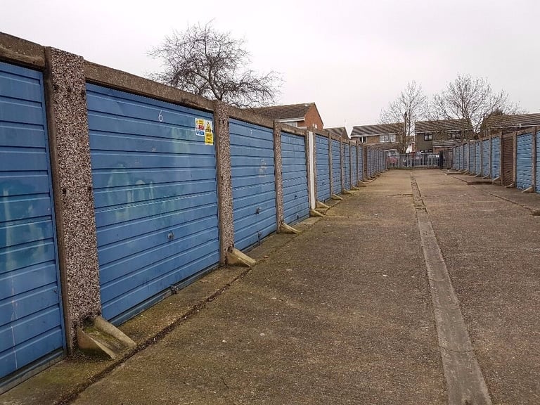 Garage/Parking/Storage to rent: Clyde (r/o 26 Ashlands Court) East Tilbury, RM18 8RY 