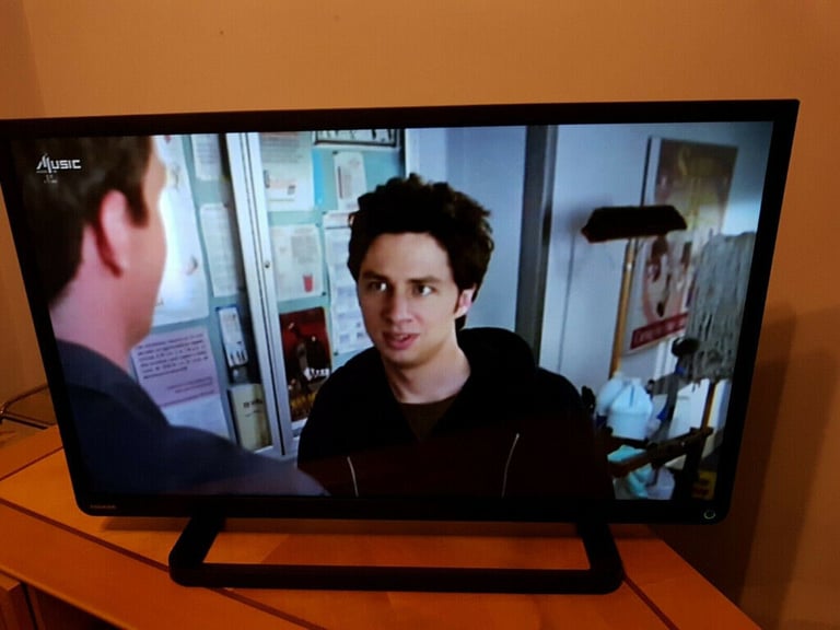  Toshiba 32-inch HD LED TV -5*gumtree seller,